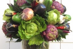 Composition de légumes dans coupe en verre H 50 cm Ø 45 cm